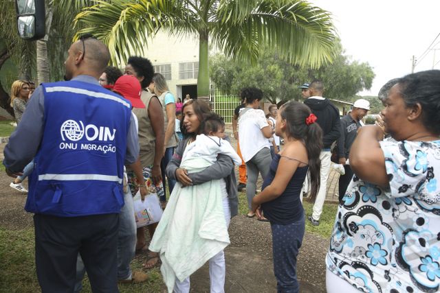 Brasil aumentan refugiados por crisis venezolana