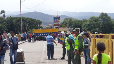Colombia abre frontera con Venezuela y aplica horarios y pico y cédula